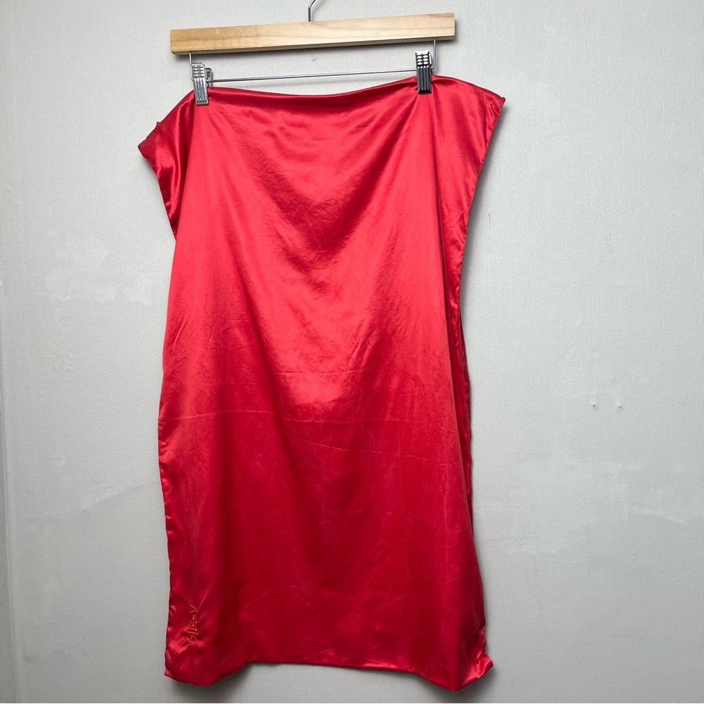Luxurious Red Satin Pillowcase washed used once